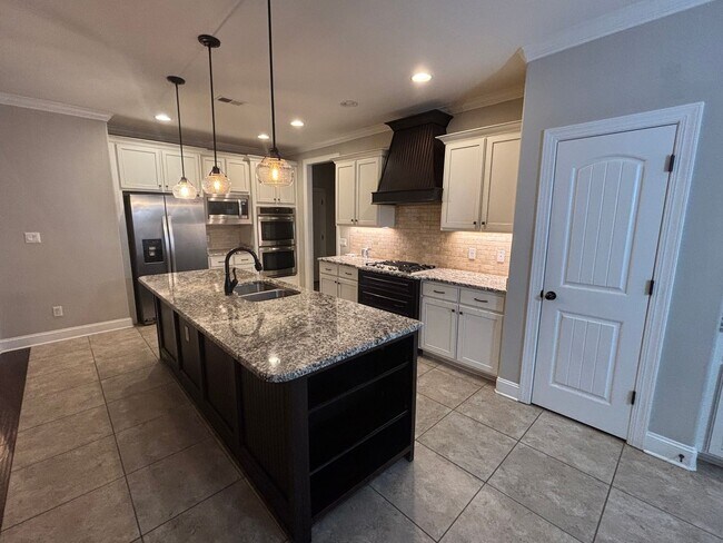 Foto del edificio - 3153 Fossil Hill Dr