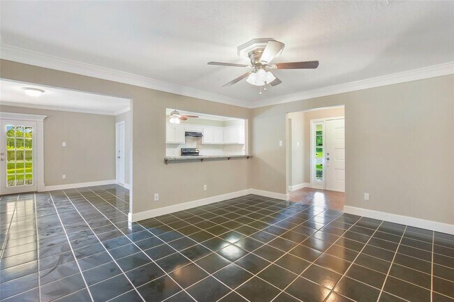 Building Photo - 602 Monroe Ct