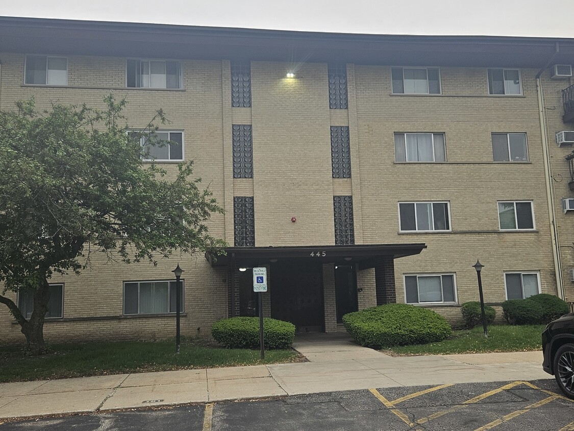 Primary Photo - 445 S Cleveland Ave