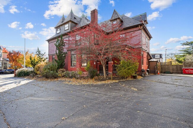 Building Photo - 1447 Westminster St