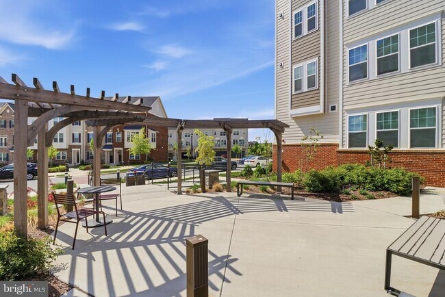 Foto del edificio - 700 Mount Airy Ter NE