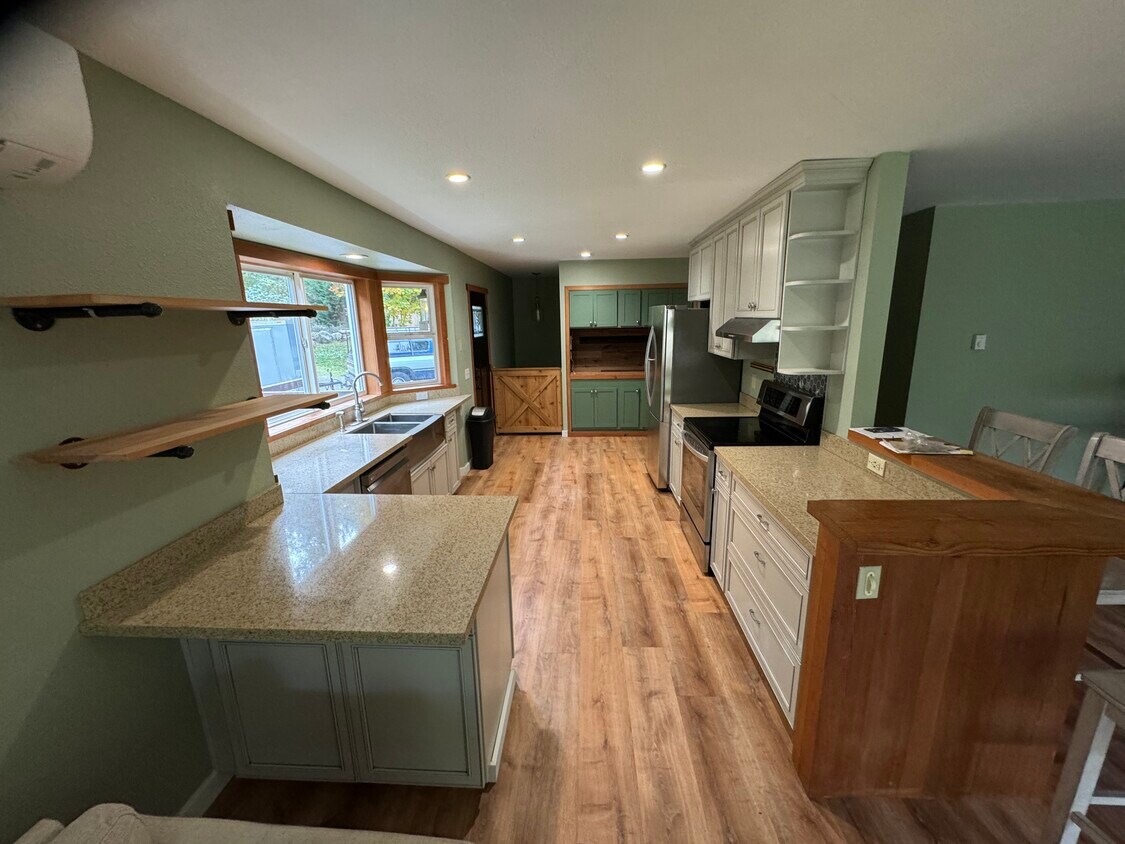 Foto principal - 773 6th Ave