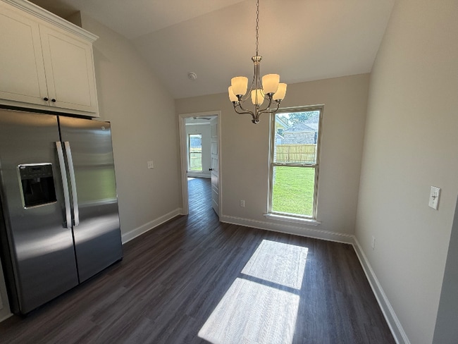 Building Photo - 124 Madisonville Dr