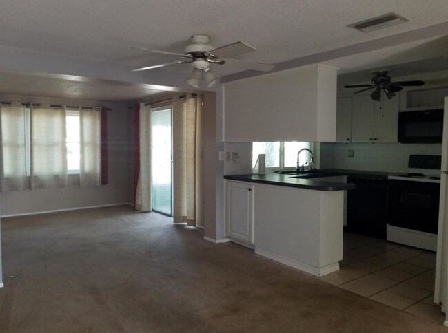 Foto del edificio - 8217 Split Rail Lane