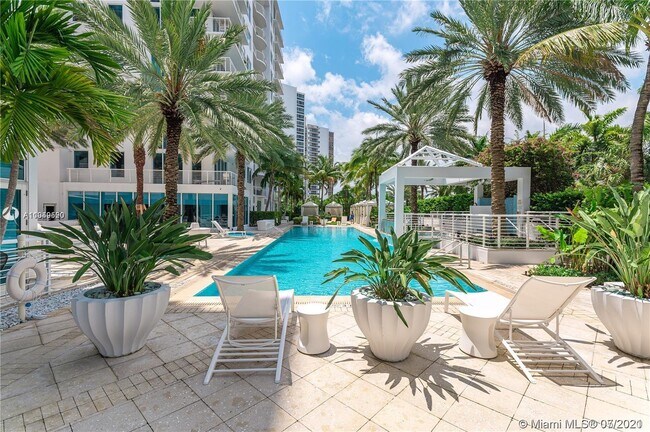 Foto del edificio - 2831 N Ocean Blvd