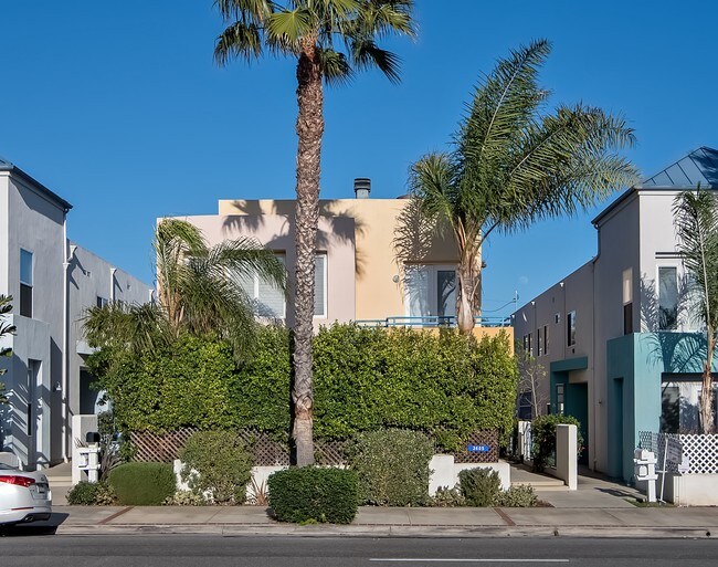 Building Photo - 3405 S El Camino Real