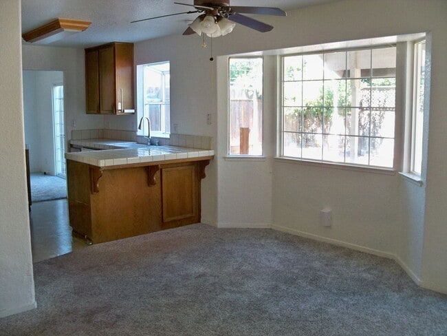 Building Photo - Two Story In East Modesto