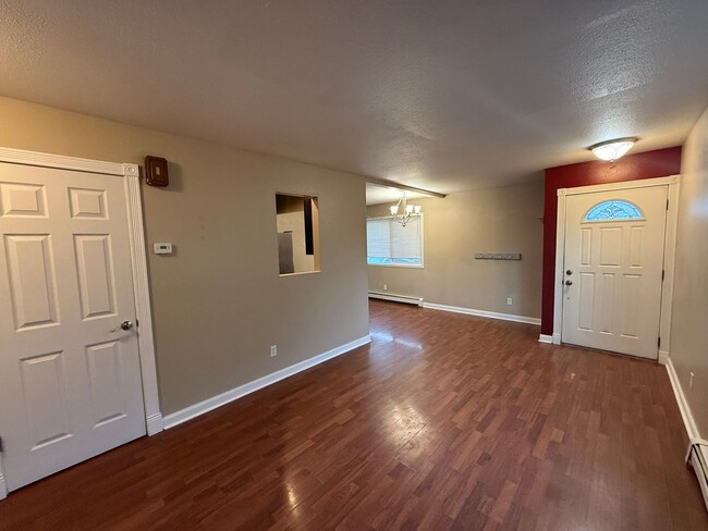 Building Photo - 4 Bedroom | 2 Bathroom | Fenced Backyard -...