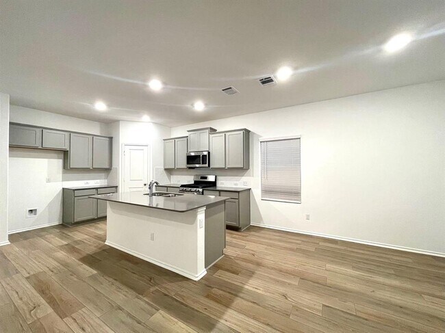 Foto del edificio - 433 Sebring Cir