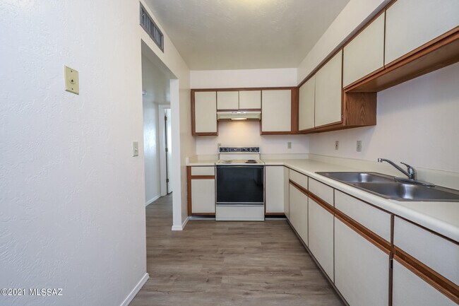Foto del edificio - 312 E 24th St