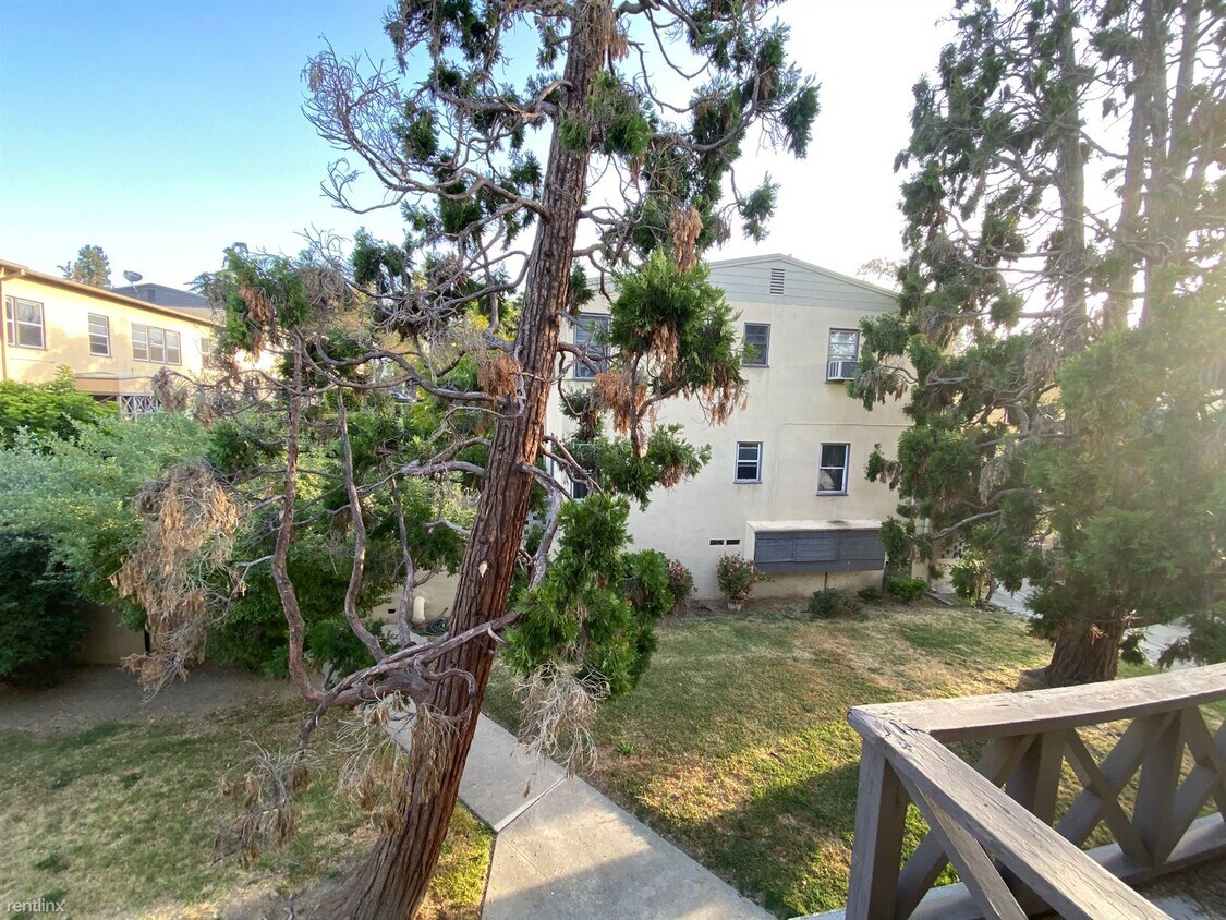 Primary Photo - 1 br, 1 bath Apartment - 3336 Rowena Avenue D