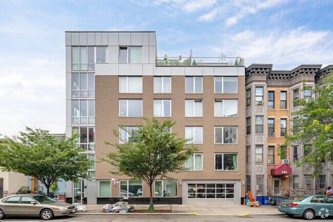 Building Photo - Bergen House