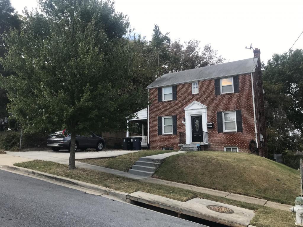 Foto principal - 5408 15th Ave
