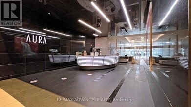 Building Photo - 386 Yonge St