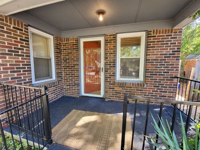 Building Photo - 1 bedroom 1 bathroom house in Edmond next ...