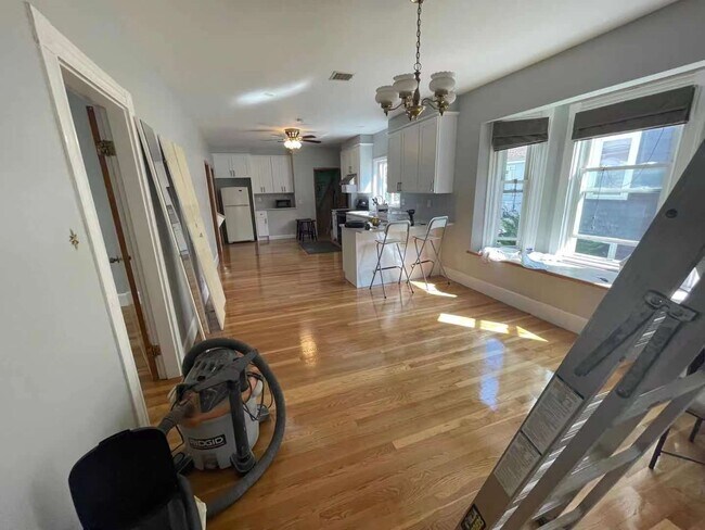 Building Photo - 32 Winship St