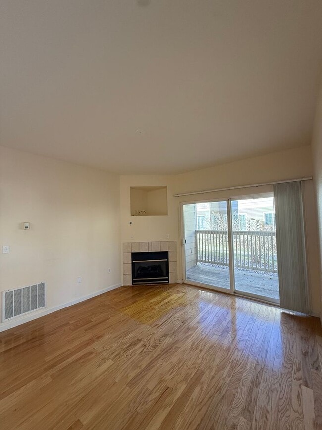 Building Photo - 9913 E Carolina Cir