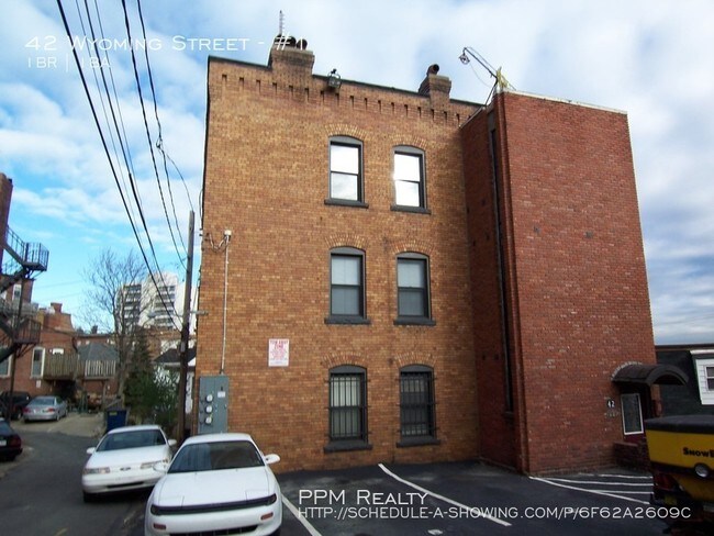 Building Photo - 42 Wyoming St