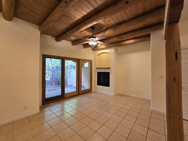 Foto del edificio - 601 W San Mateo Rd