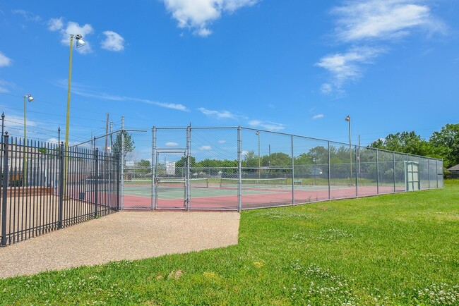 Foto del edificio - 3 BEDROOM HOUSE FOR LEASE