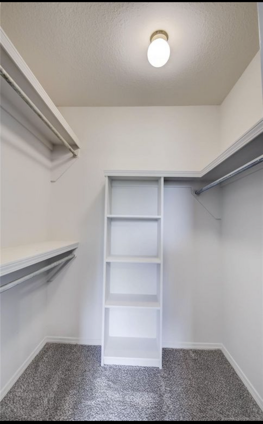 One Bedroom - Closet - 10910 East 118th St N