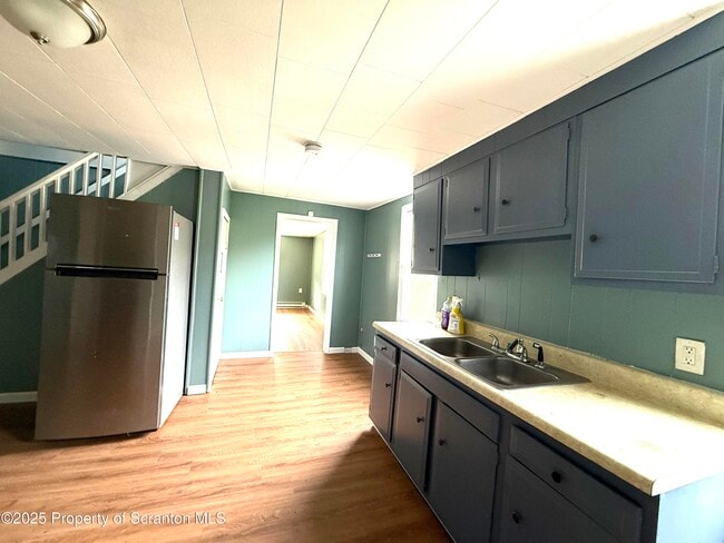 Building Photo - 755 Main St