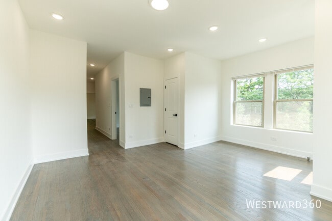 Foto del edificio - 6201 N Glenwood Ave