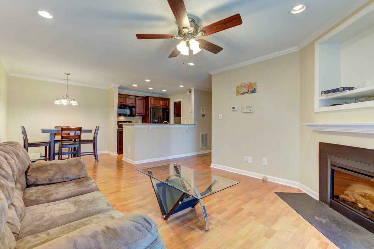 Primary Photo - 1010 Kingswood Dr