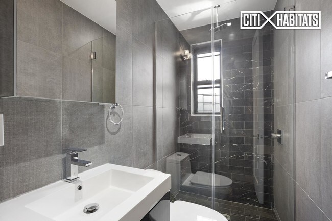 Foto del edificio - 204 E 112th St