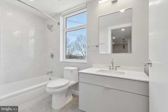Foto del edificio - 3449 Scotts Ln