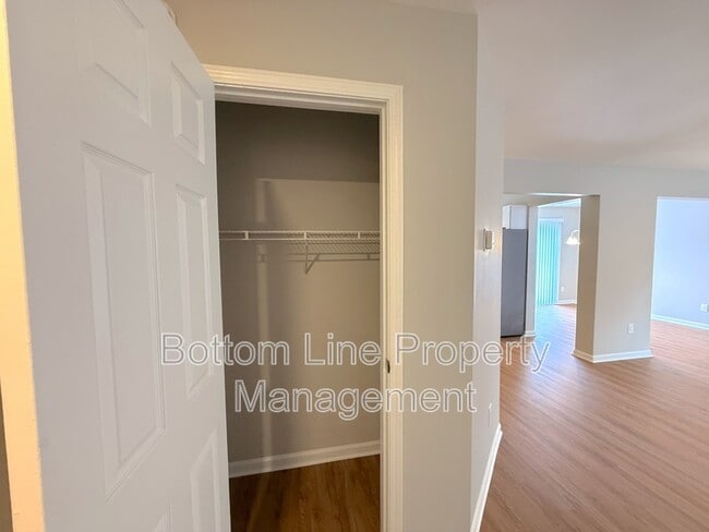 Building Photo - 7119 Henderson Valley Ln