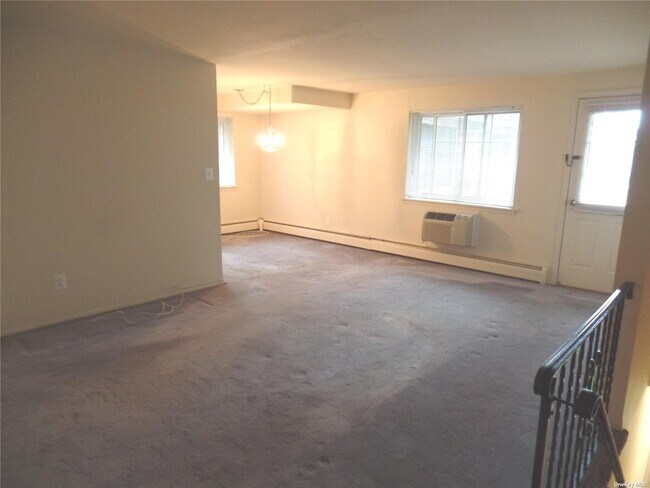 Building Photo - 172 Jervis Ave