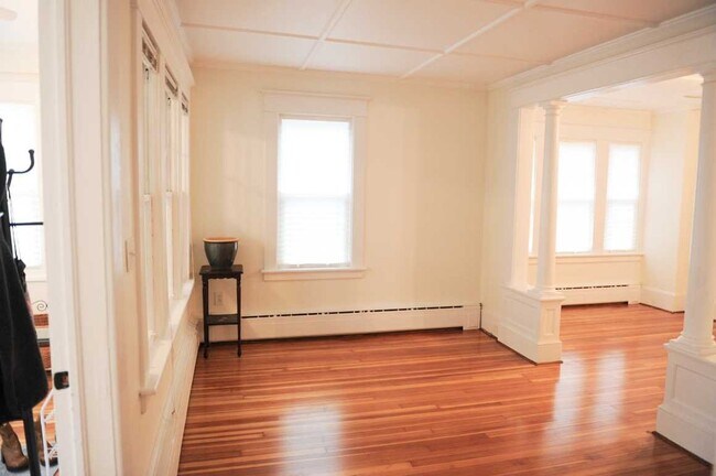 Building Photo - 103 Rombout Ave