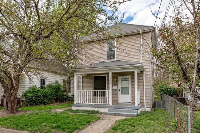 Photo - 1915 Woodlawn Ave House