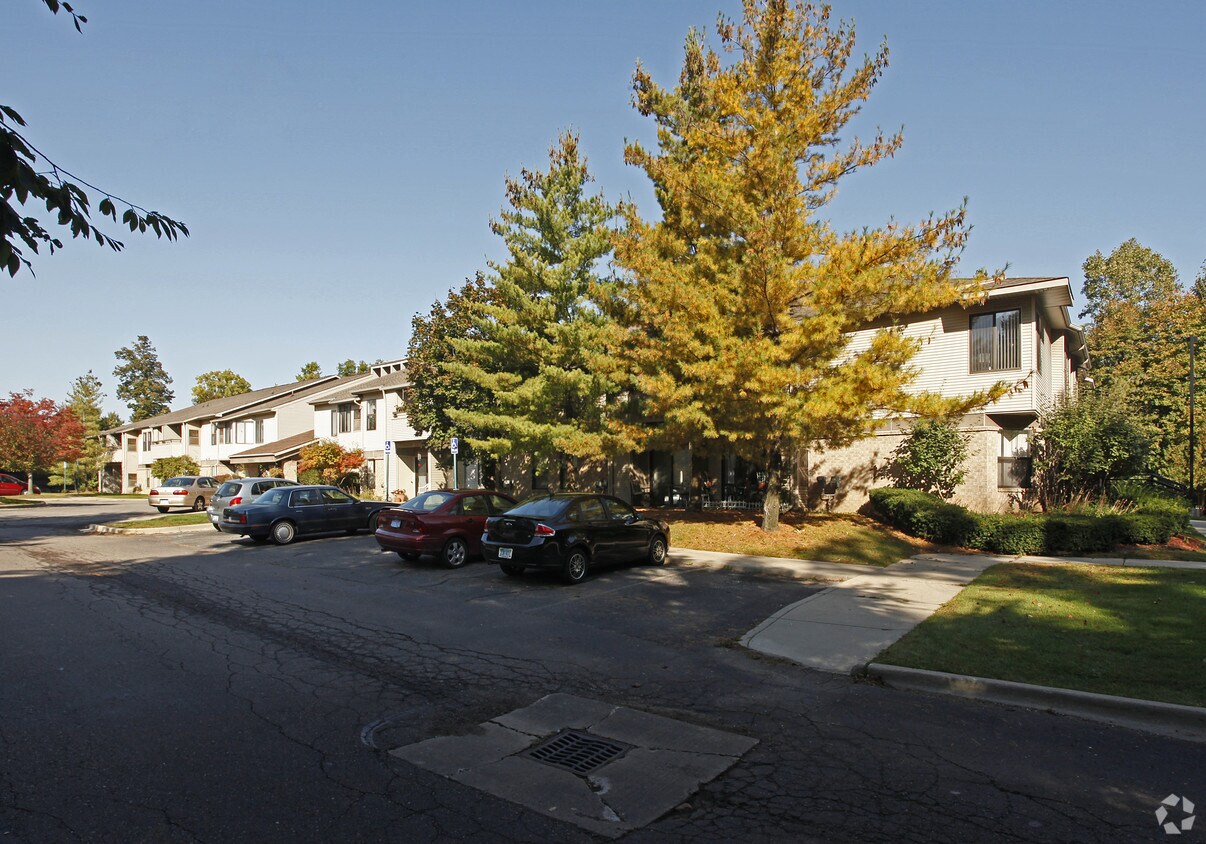 Freedom Square Senior Apartments Apartments 3484834856 Freedom Rd