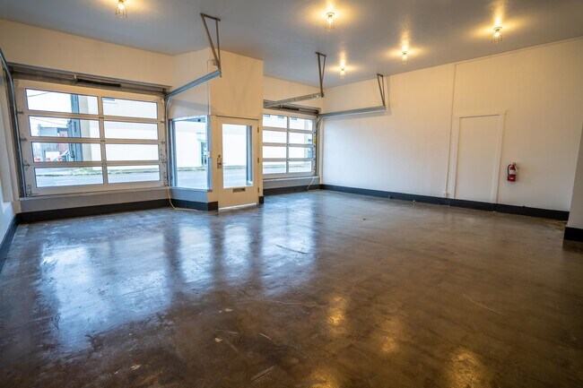 Building Photo - 5243 S Tacoma Way