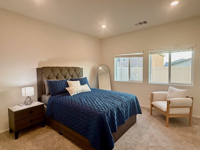 master bedroom - 13895 Vantage St
