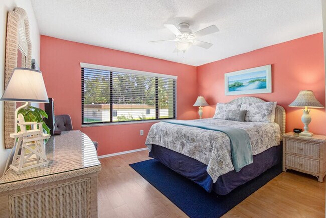 Foto del edificio - 6703 Midnight Pass Rd