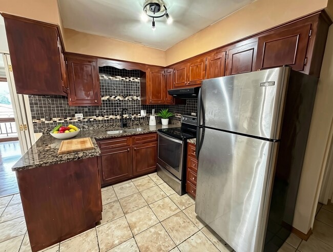 Building Photo - 3158 W 93rd St