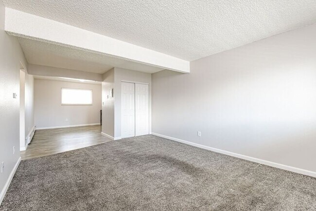 Foto del edificio - 6035 Olde Wadsworth Blvd