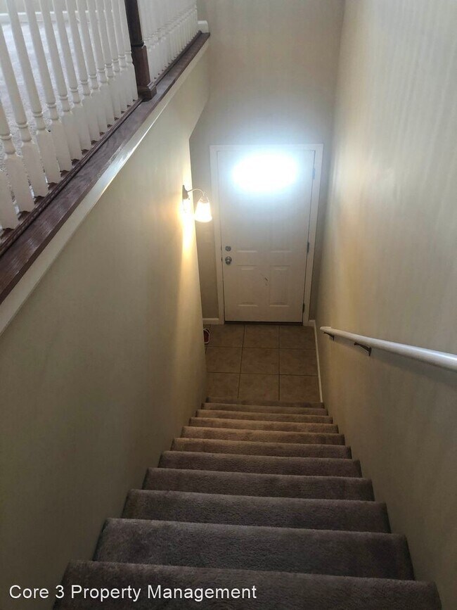 Foto del edificio - 1116-1120 Ekstam Dr
