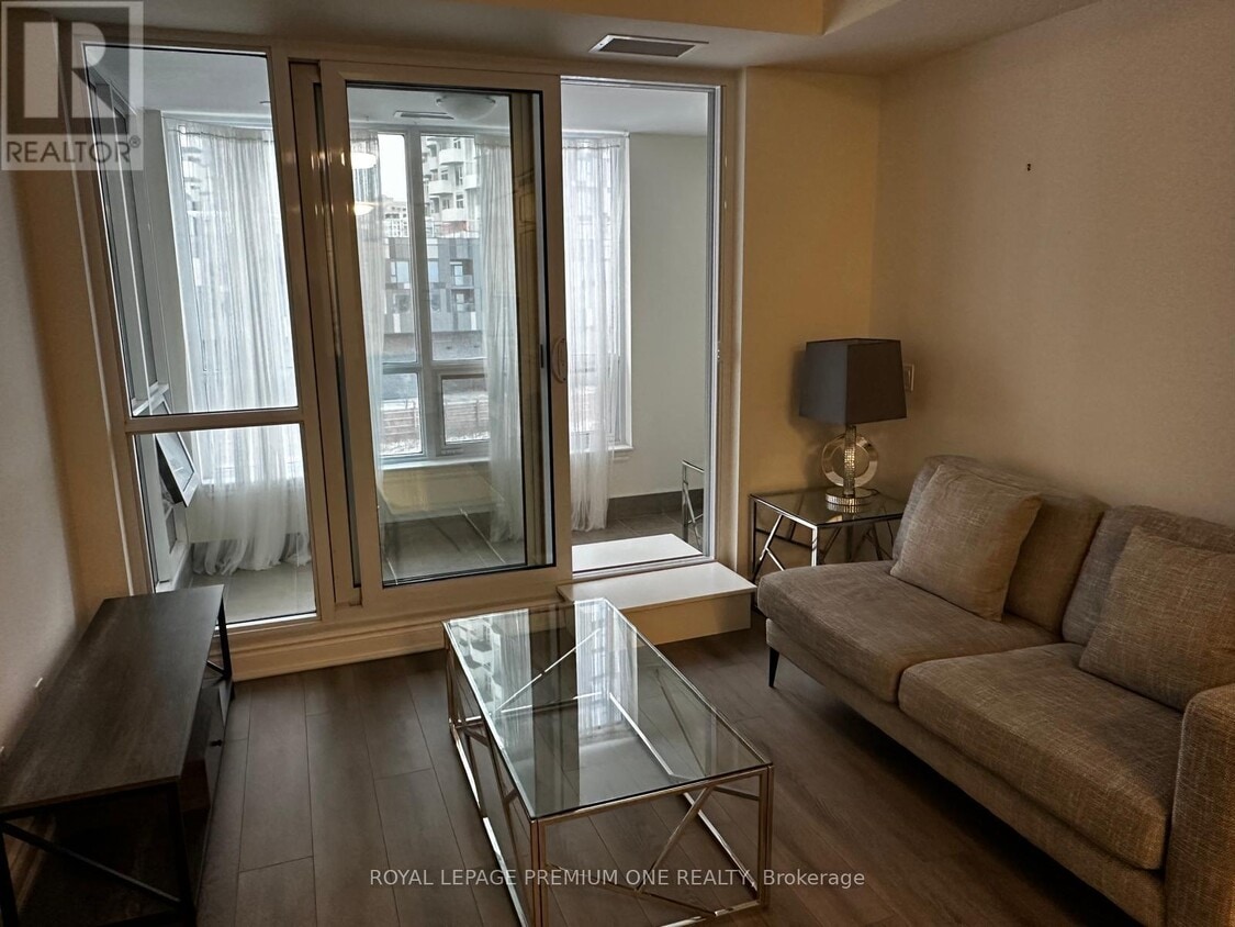 Photo principale - 9085 Jane St