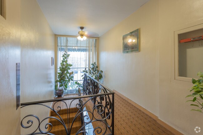 Vestíbulo - Virginia Mae Apartment