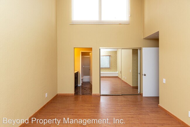 Building Photo - 3 br, 2.5 bath House - 10581 Caminito Bass...