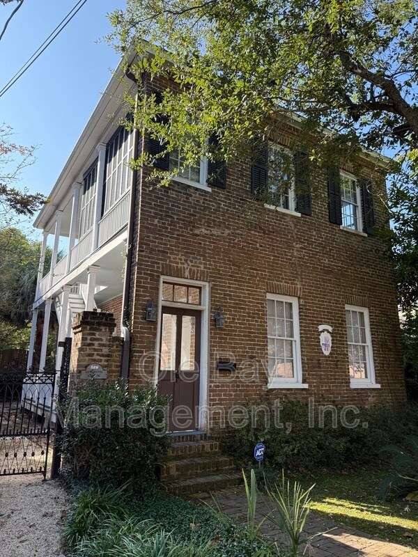 Building Photo - 257 Adams St