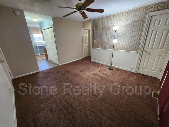 Foto del edificio - 7401 S Pine Hill St