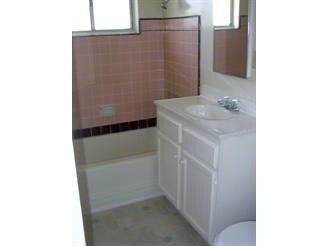 Bathroom - 5614-5616 Auckland Ave