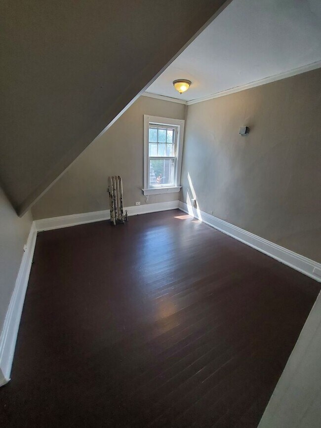 Foto del edificio - 1862 N Cambridge Ave