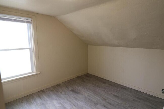 Foto del edificio - 423 Draper St