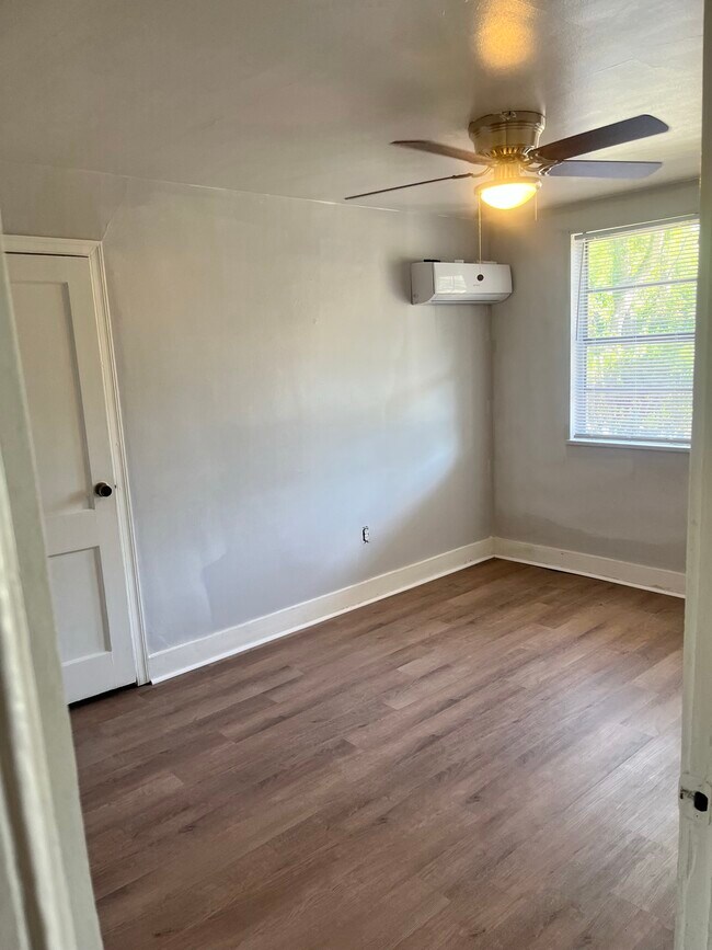 Primary bedroom - 1504 Cleveland St